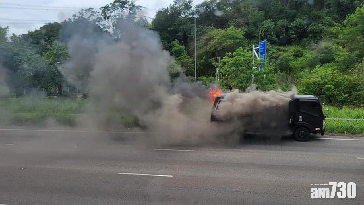 粉嶺公路有靈車突然起火 白石凹一帶交通受阻
