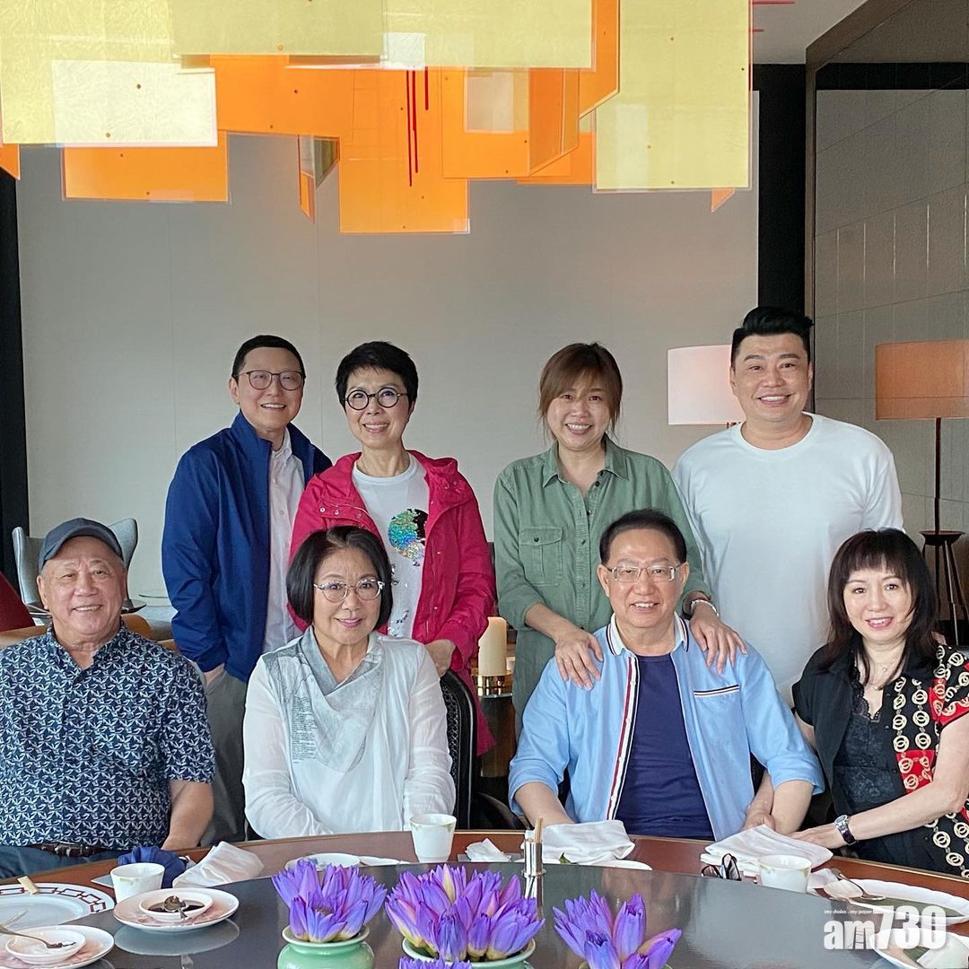 《溏心風暴》Re-U 關菊英攜同性密友現身飯局