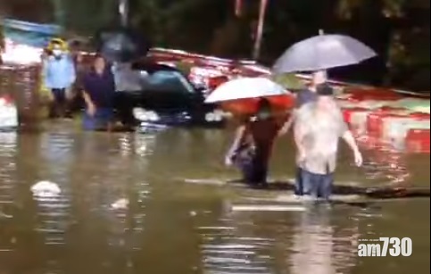 天氣｜新界北部水浸報告  文錦渡水深及膝