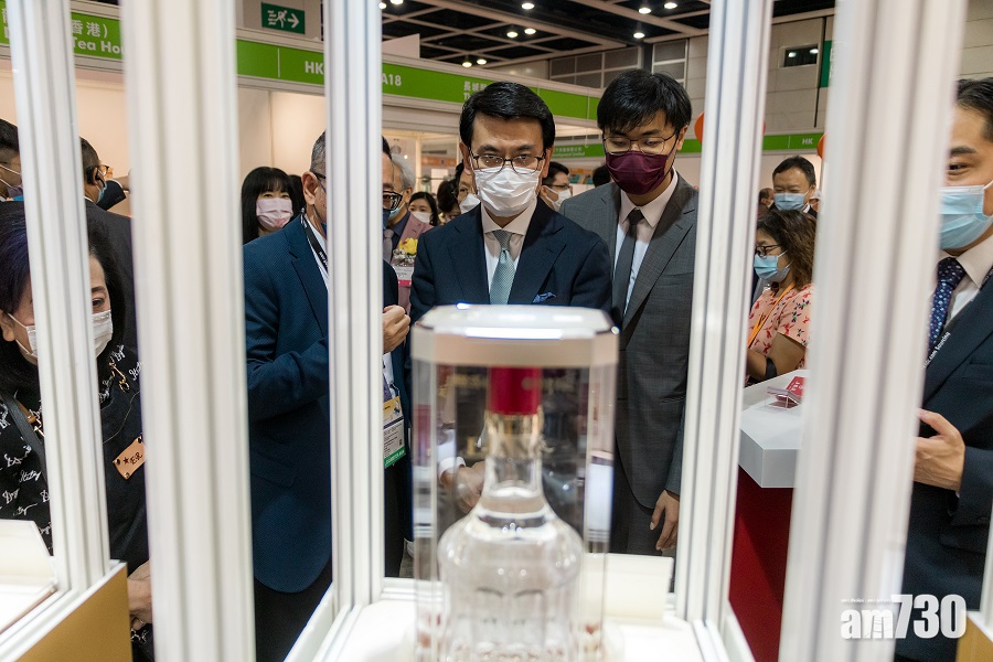 旅遊氣泡｜邱騰華稱會繼續審視雙邊安排　惟目前難取消檢疫