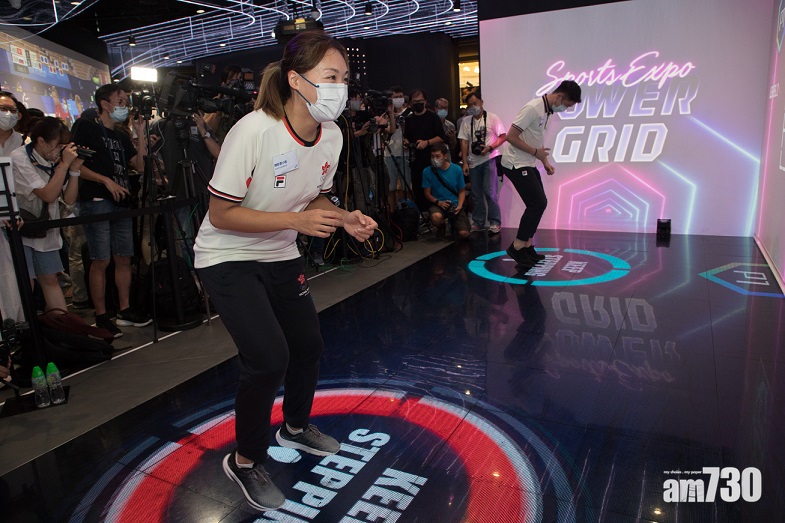 周末好去處｜跟著鄧俊文/謝影雪去SPORTS EXPO玩VR