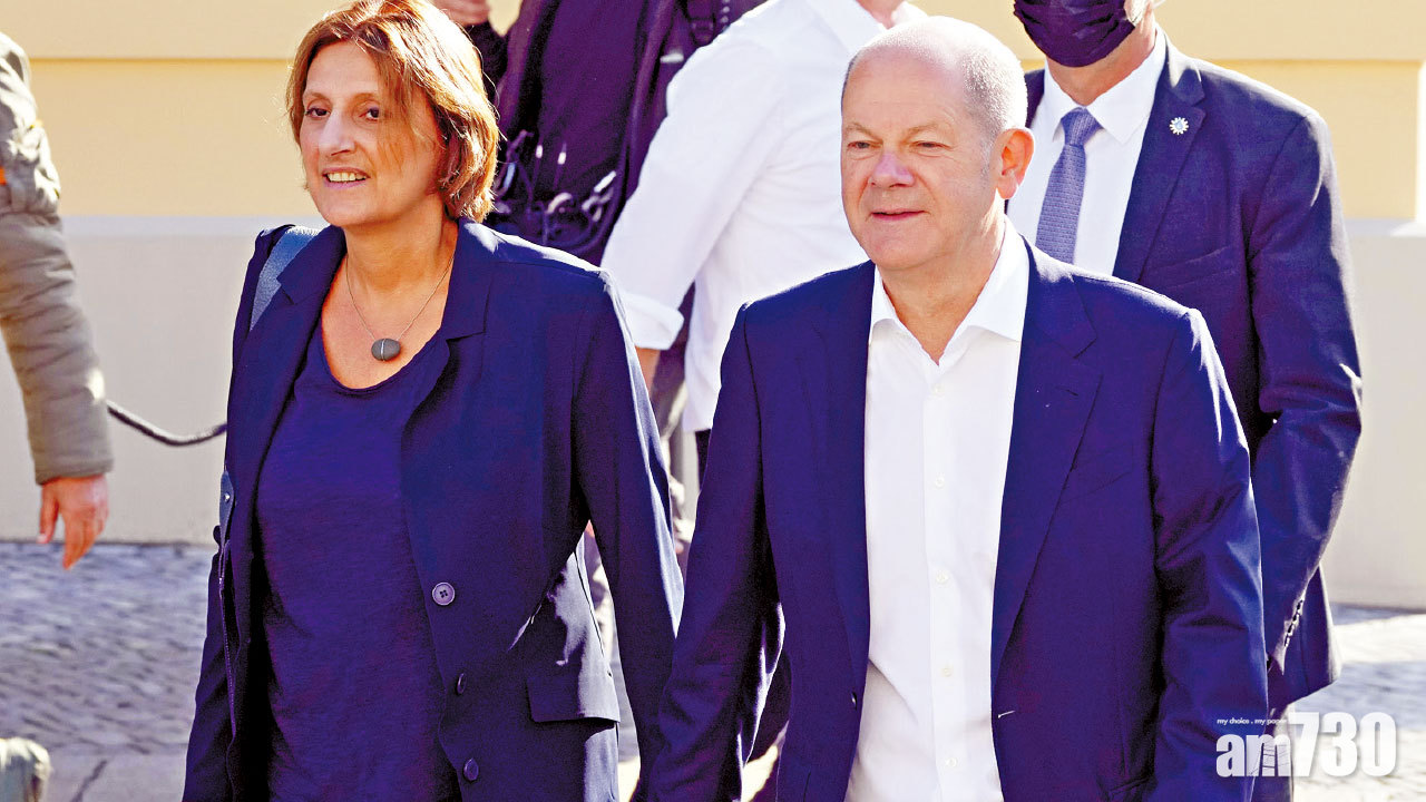 德國大選｜掌政16年歐洲穩定象徵  默克爾繼任人選民：揀唔落手