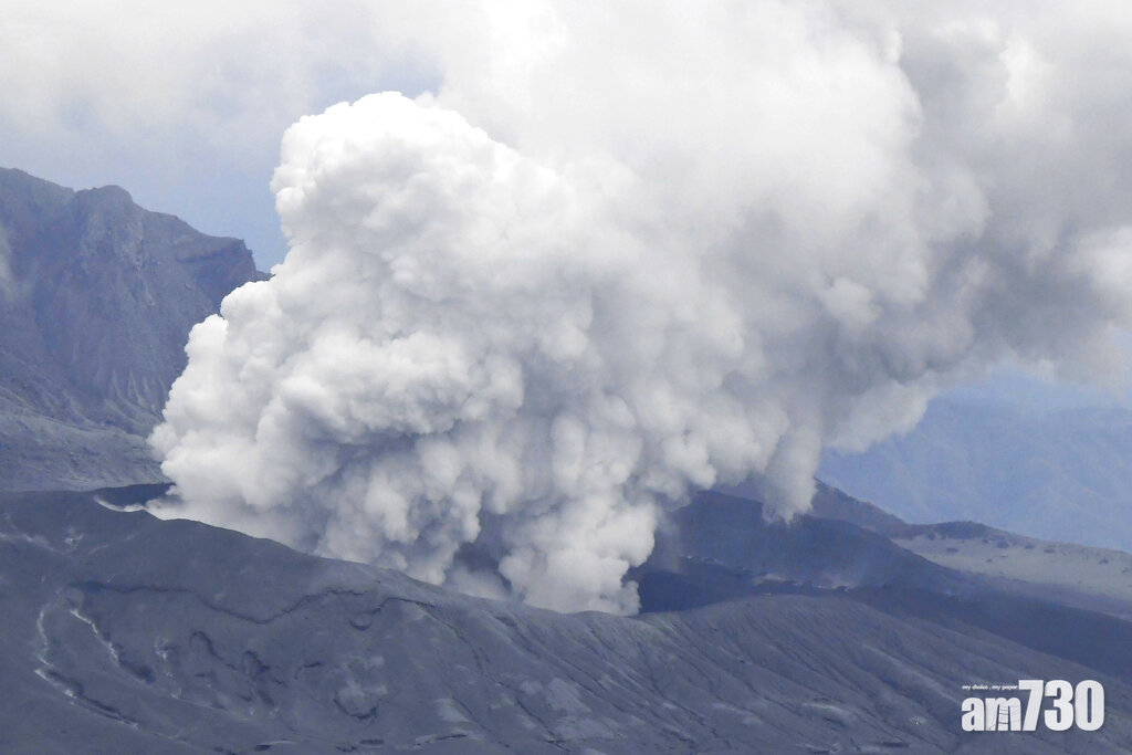 火山爆發｜日本阿蘇火山猛烈噴發 團團灰煙直衝3500米高空(有片)