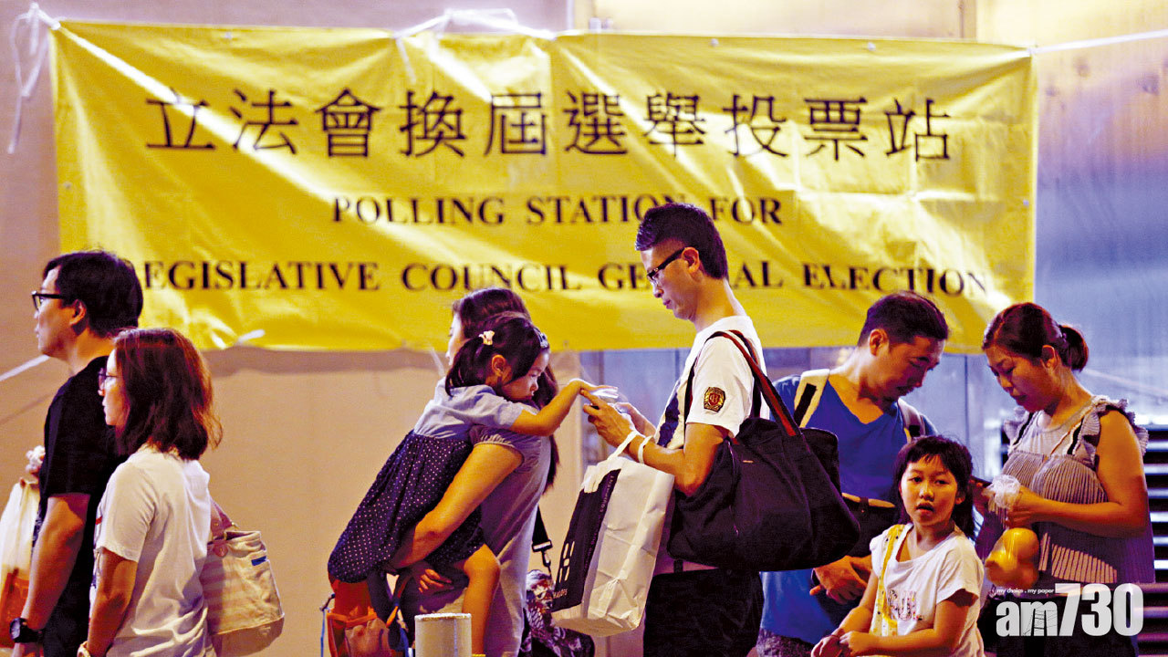 立法會選舉｜研究票站須否用安心出行 馮驊拒評身穿「香港加油」投票