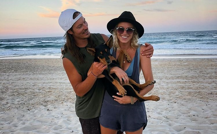 澳洲冬奧持旗手逝世　女友15個月後誕女兒