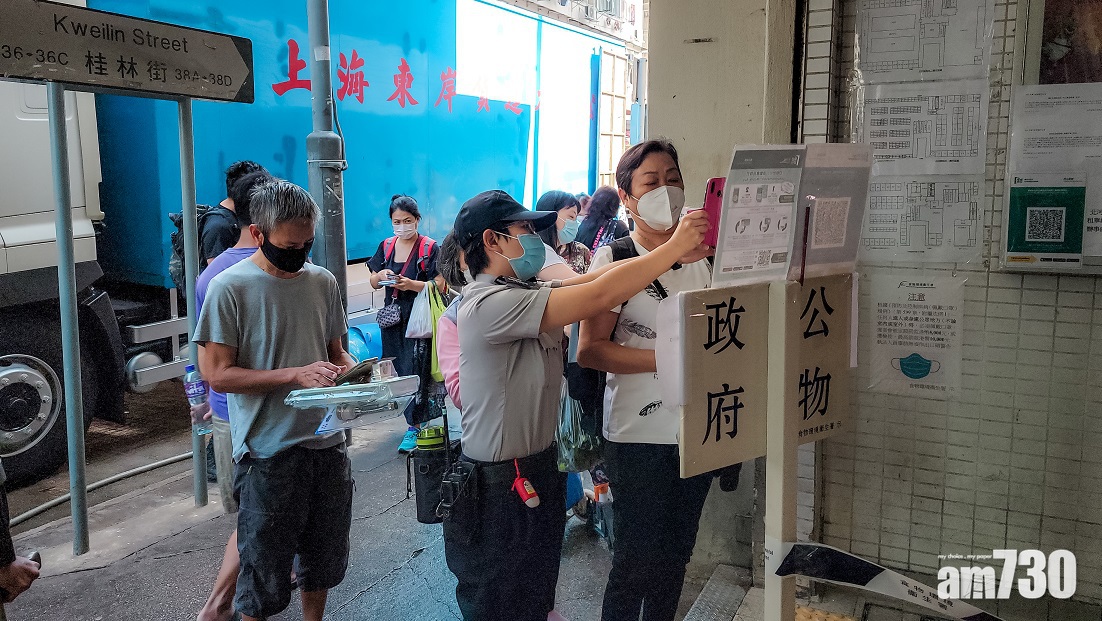 安心出行｜入街市須掃碼長者斥擾民　食環署長：大致順暢