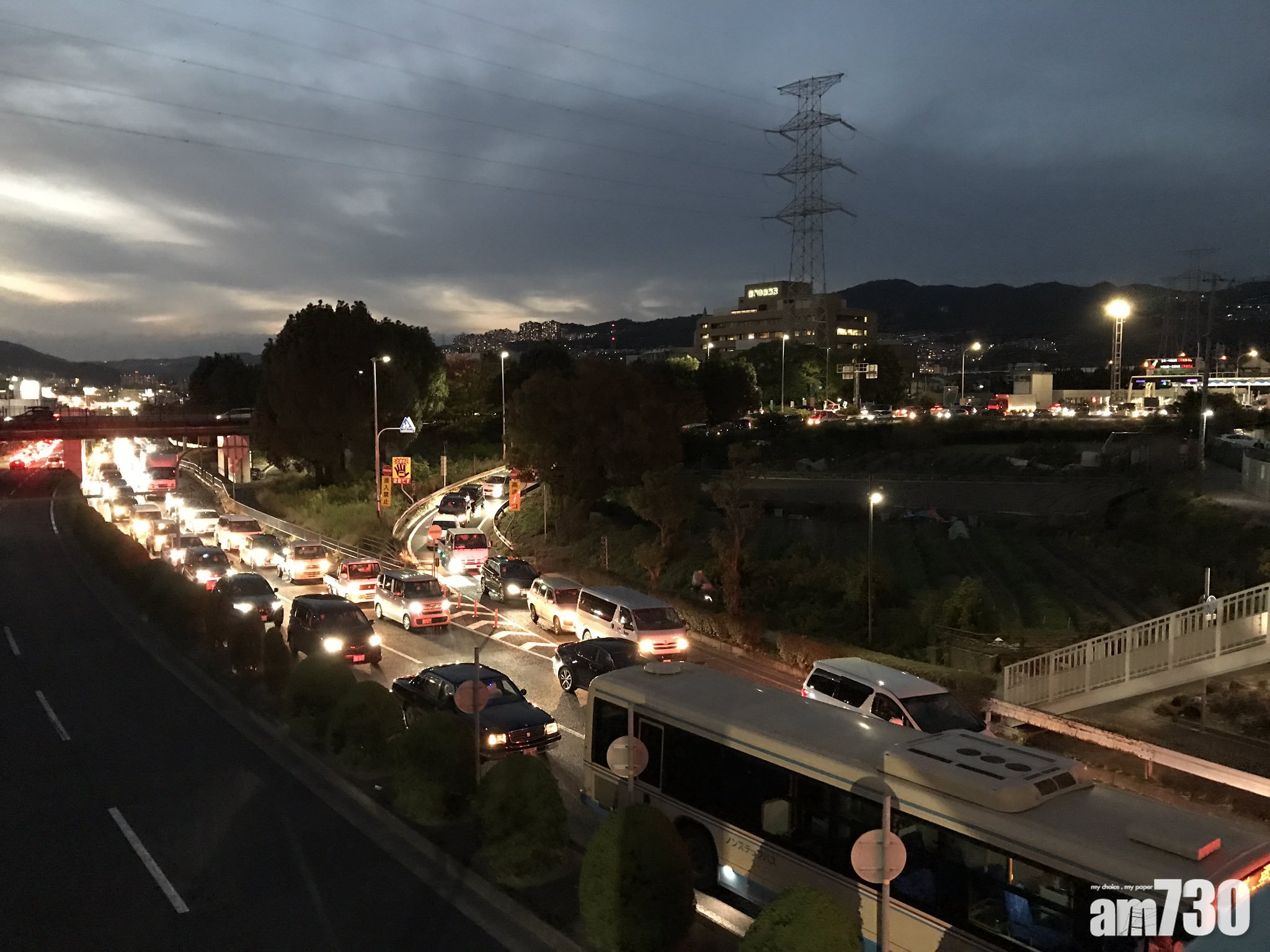 新冠肺炎｜日本解除緊急狀態首個假日公路多處現車龍　全國增265宗個案