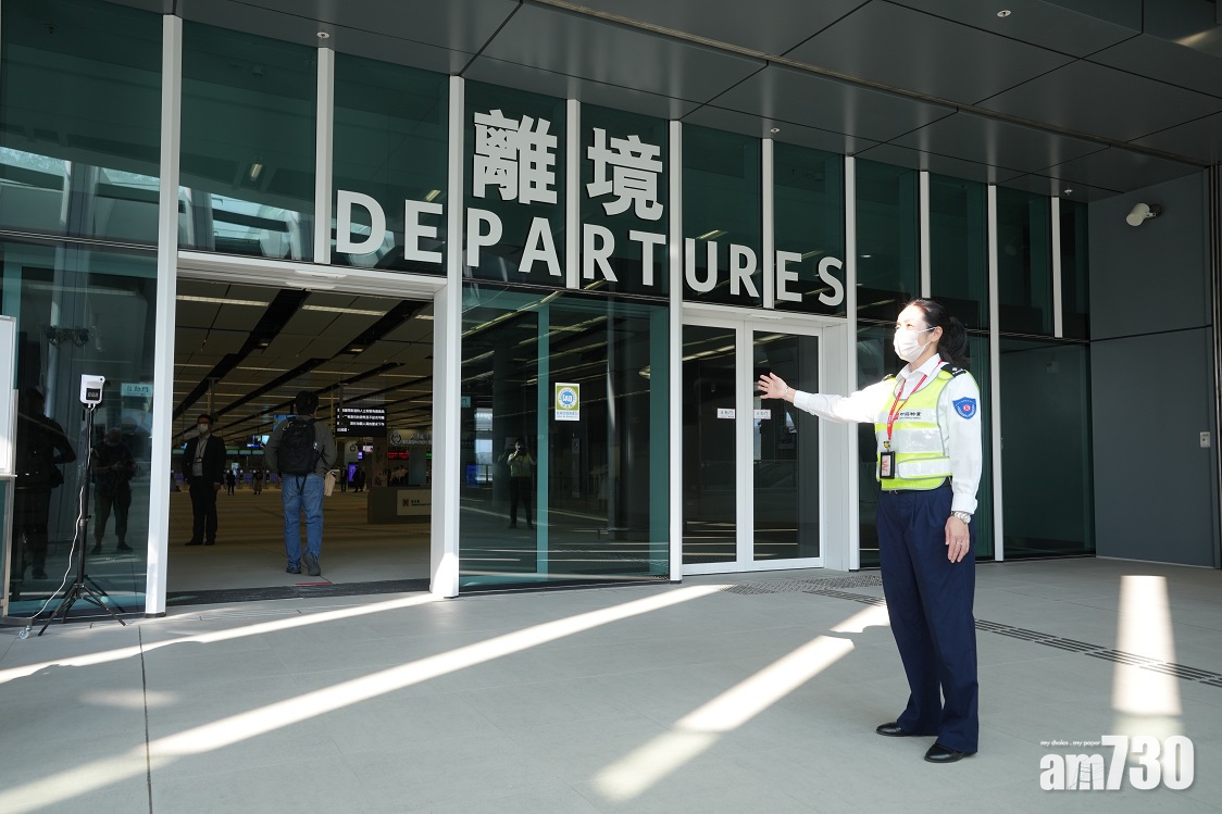 通關｜海關正準備與內地免檢疫通關　何珮珊：會調配人手回旅客管制站