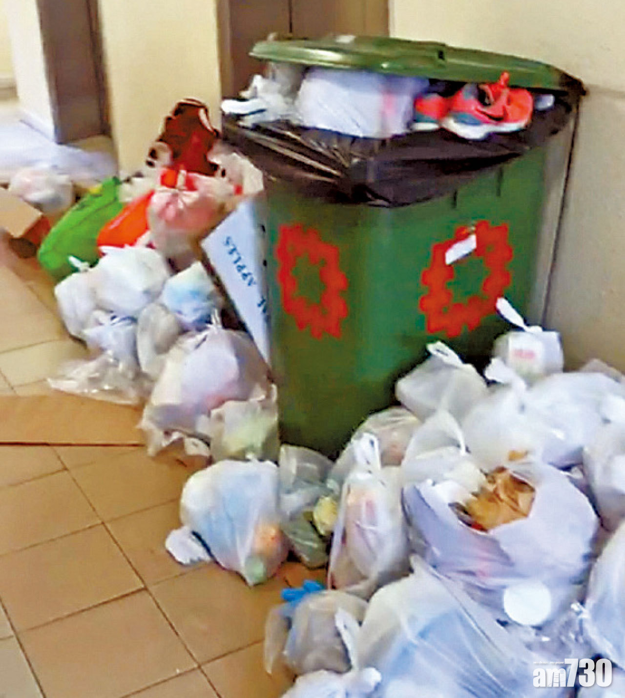 逸葵樓映葵樓居民續禁足 居民批垃圾未完全處理