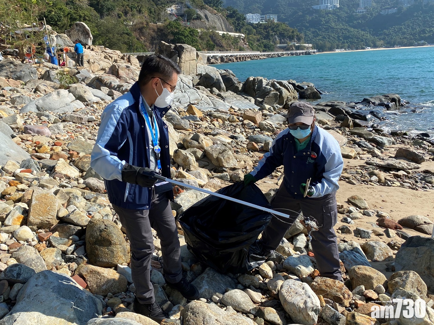 保護環境｜海洋公園休園出動近400員工行山執垃圾