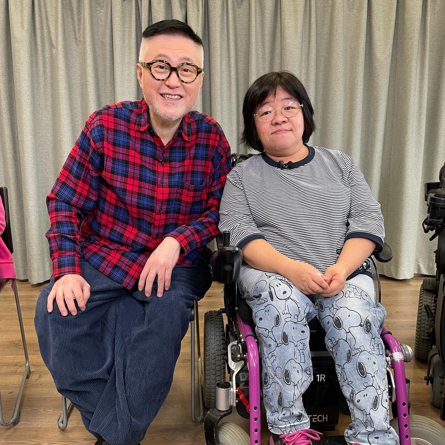 谷德昭將親手製的肉餅山送贈予玻璃骨患者Kitty。