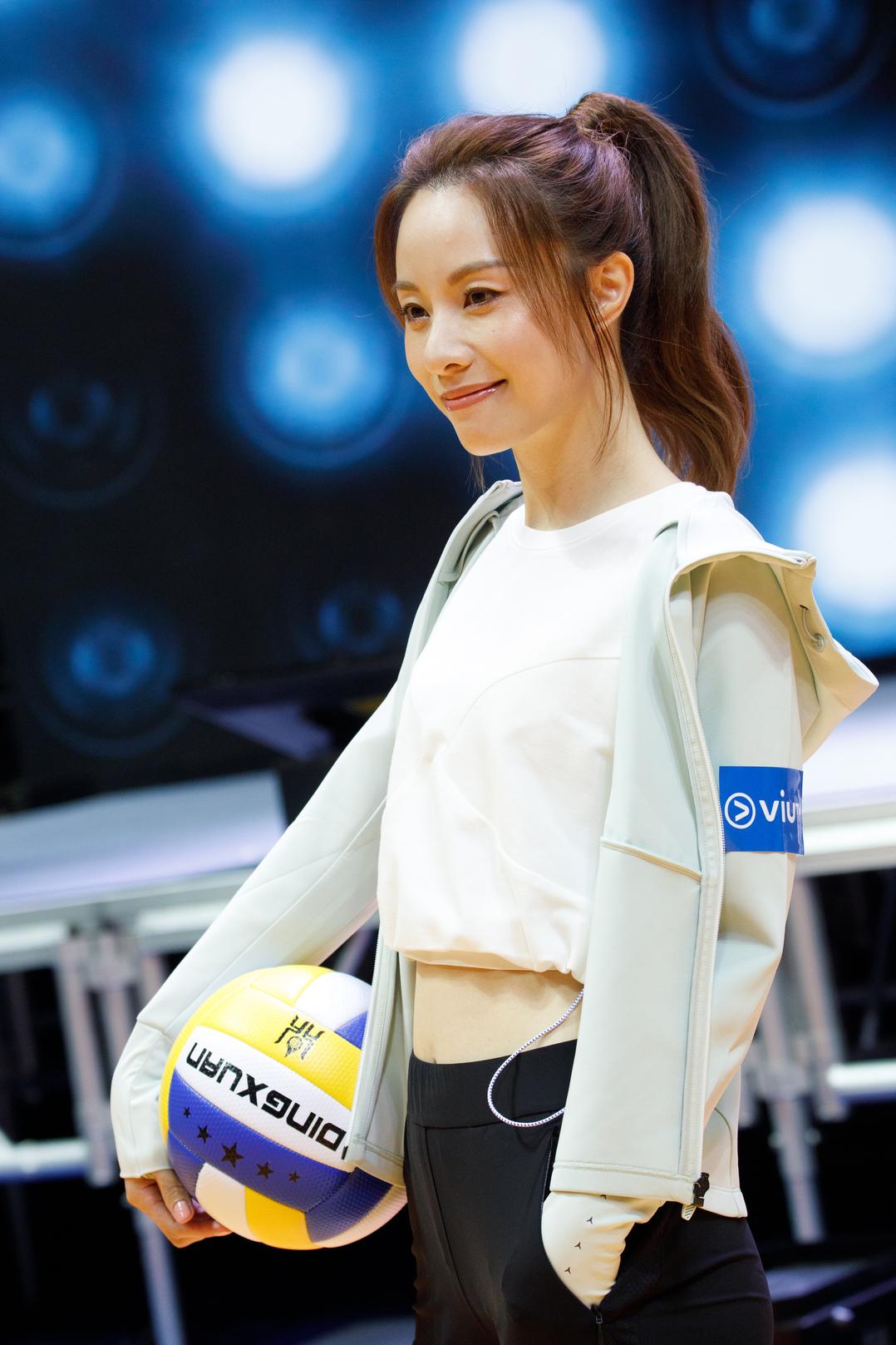 屬豬藝人有Stephy。