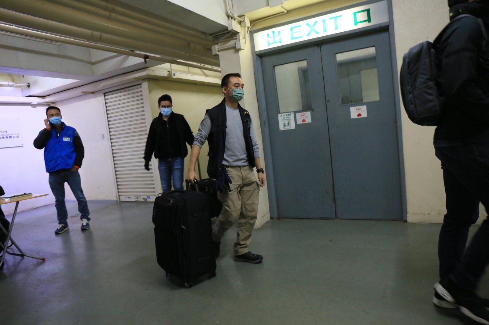 警方國安處搜查前《立場新聞》辦公室。(資料圖片)