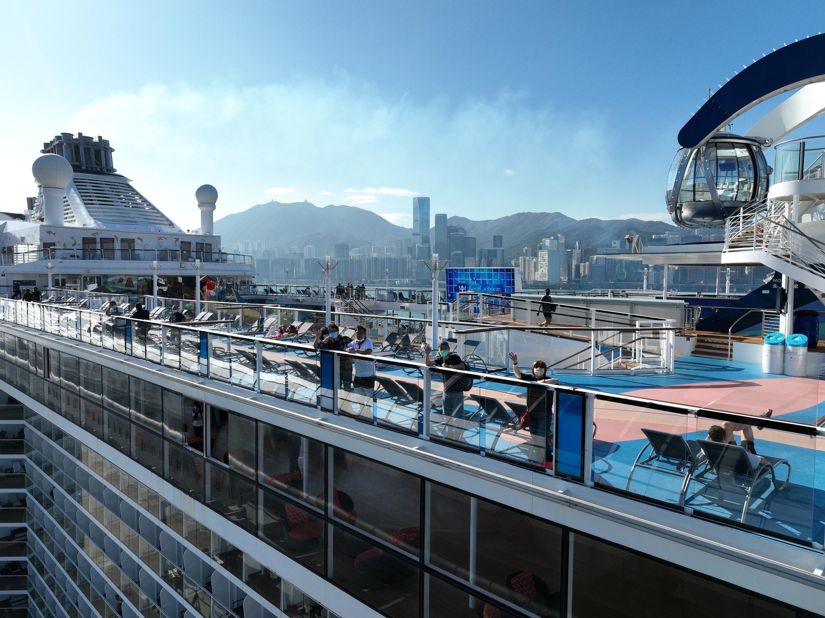 海洋光譜號早前有密切接觸者,需要提早返航。(資料圖片/陳奕釗攝)