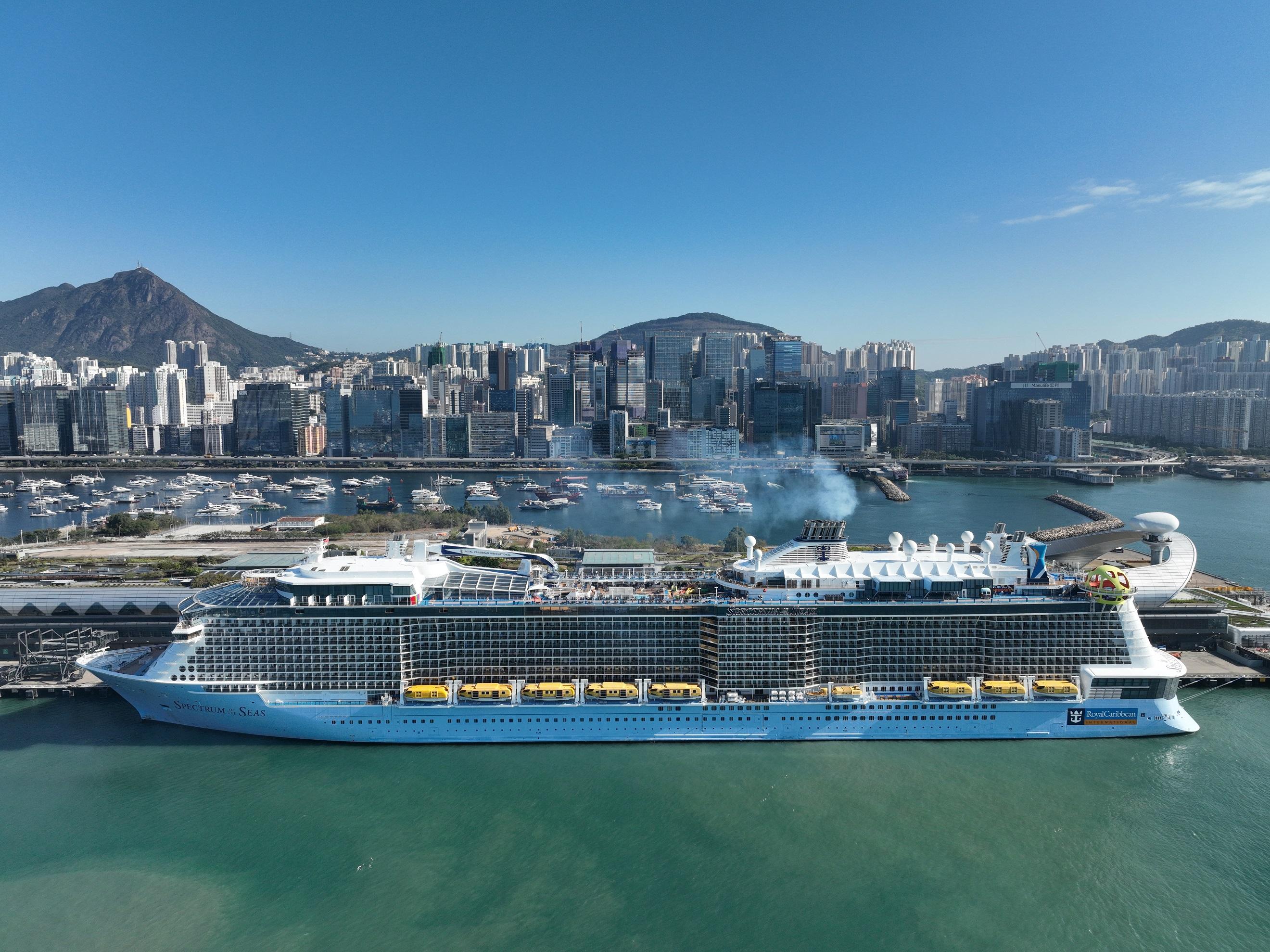 海洋光譜號早前有密切接觸者,需要提早返航。(資料圖片/陳奕釗攝)