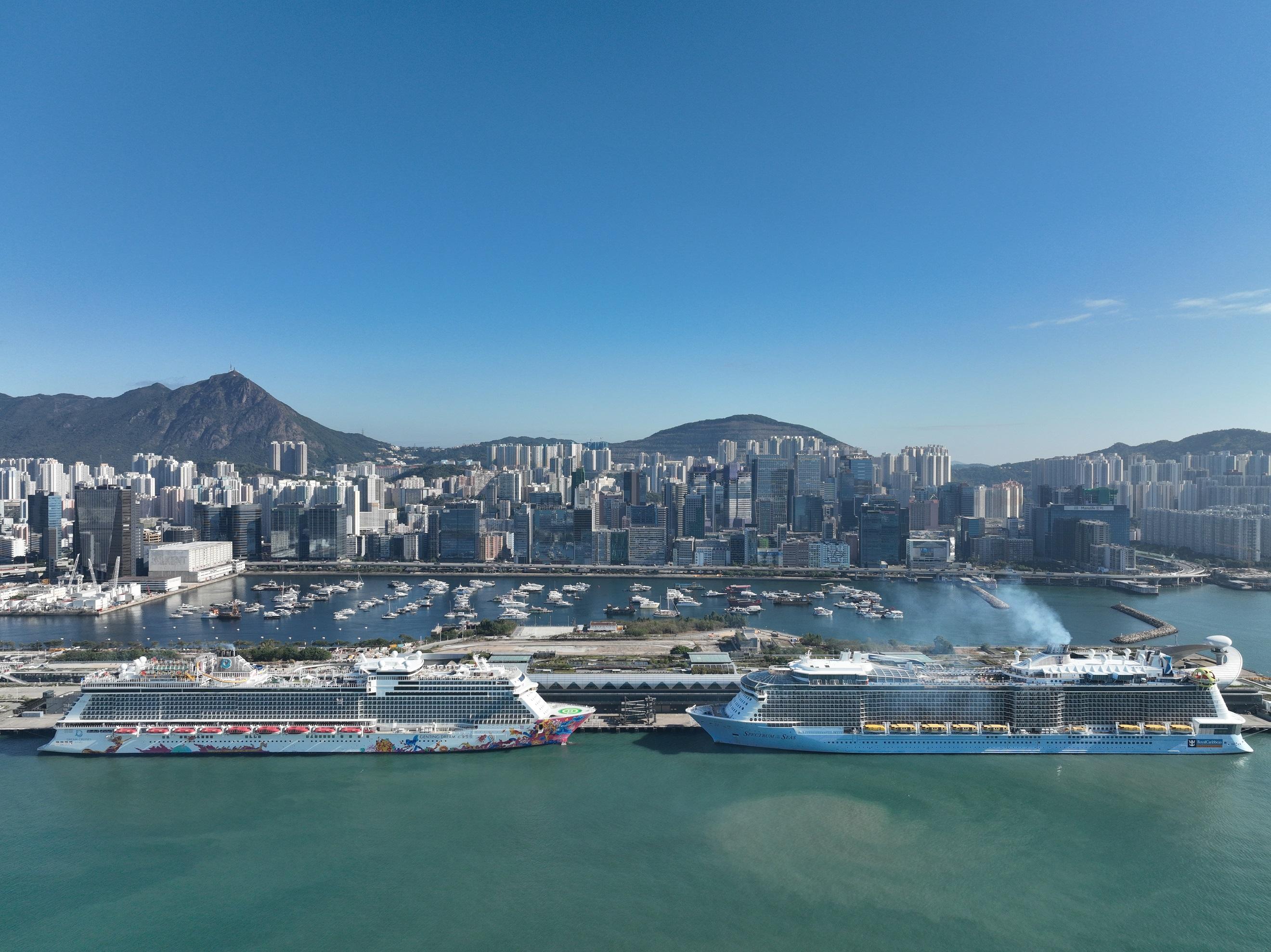 海洋光譜號早前有密切接觸者,需要提早返航。(資料圖片/陳奕釗攝)