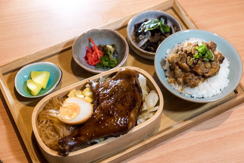 阿嫬古法滷雞腿滷肉便當 ($88)