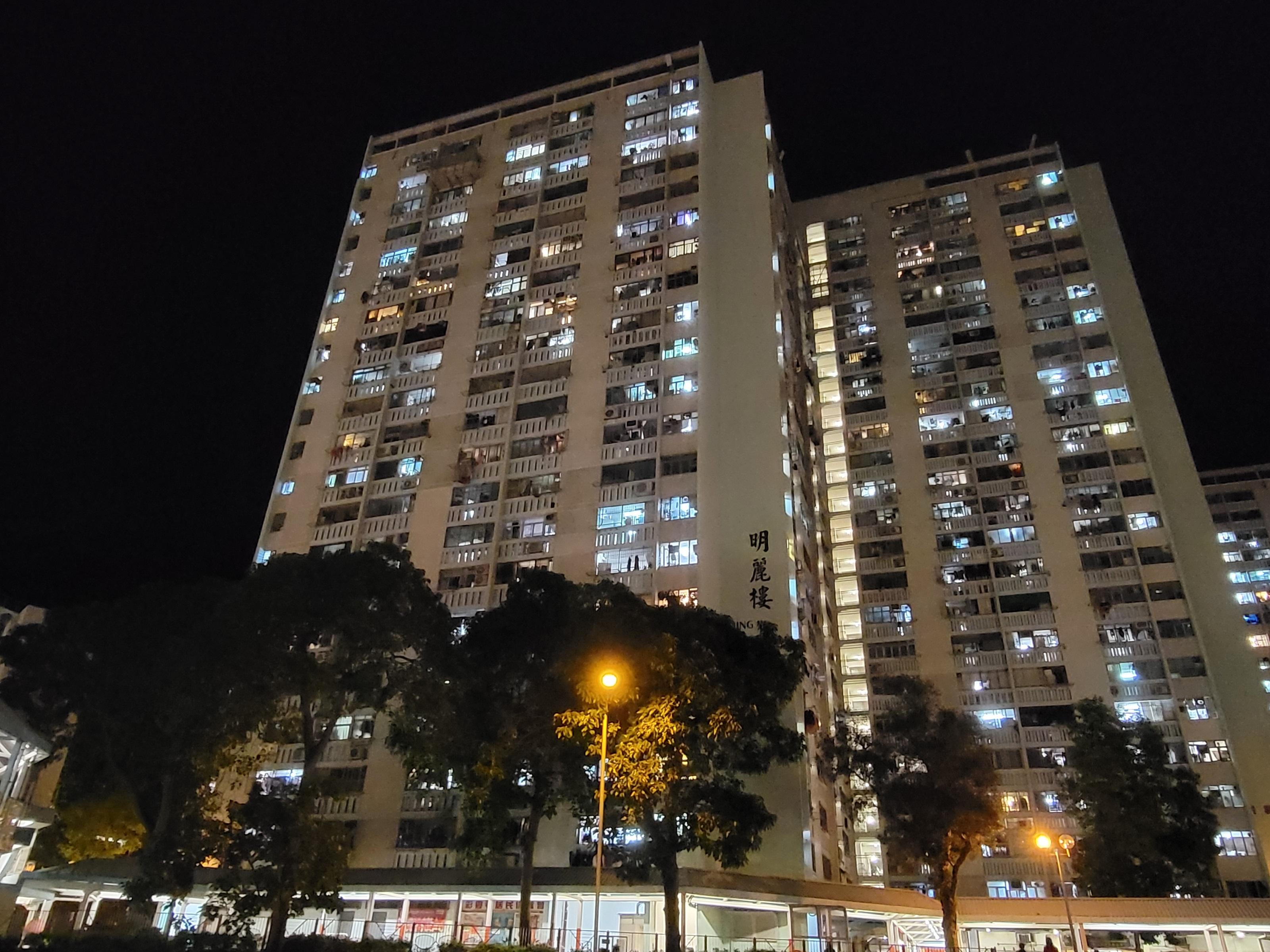 彩雲(二)邨明麗樓出現垂直及橫向傳播。(資料圖片/鍾式明攝)