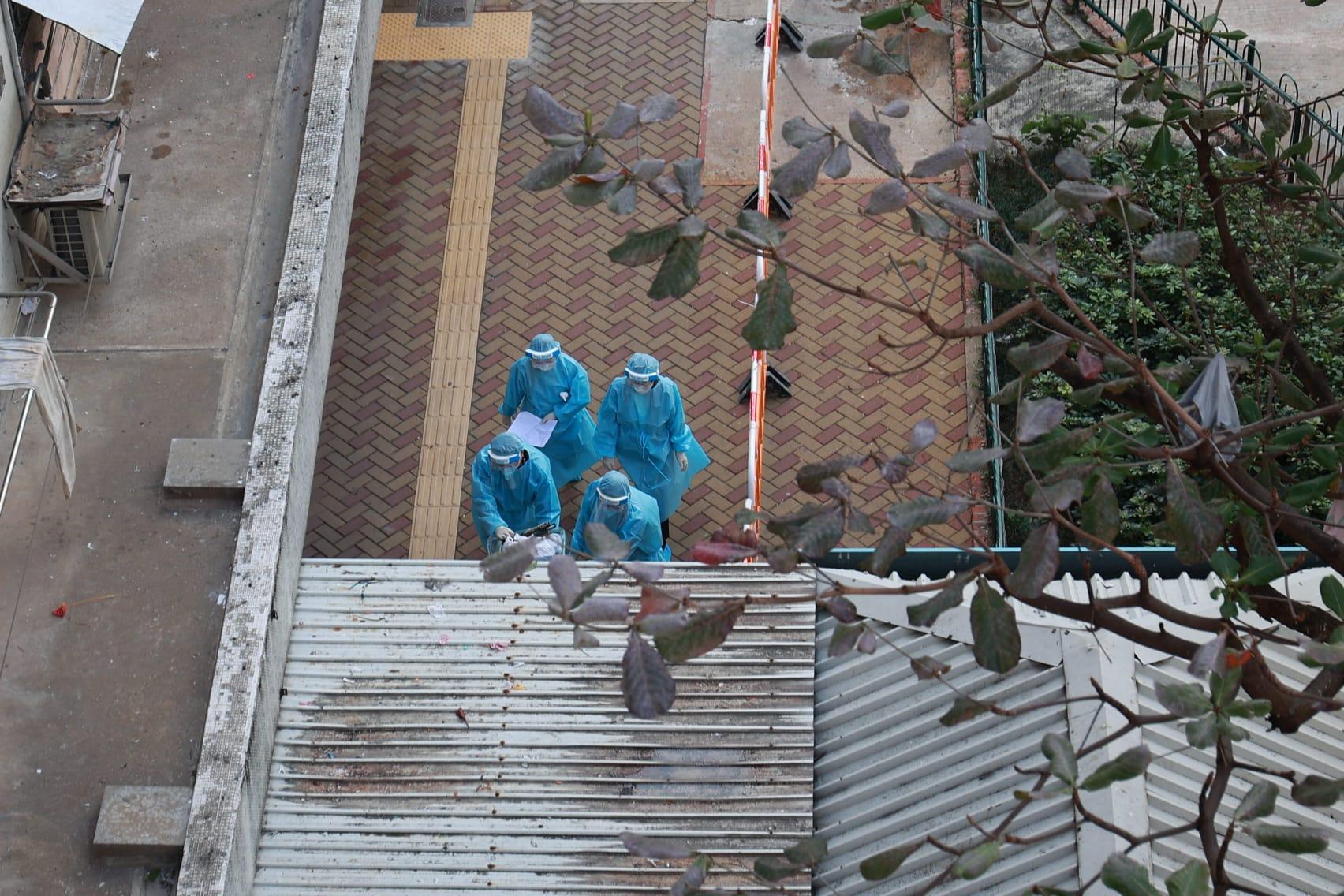 彩雲(一)邨長波樓懷疑同時出現垂直及橫向傳播。(莊振邦攝)