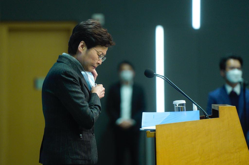 特首林鄭月娥批評,徐英偉作為抗疫要員,未能以身作則,令人失望。