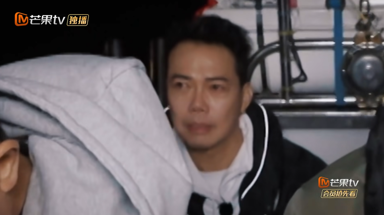 謝天華眼都紅埋。