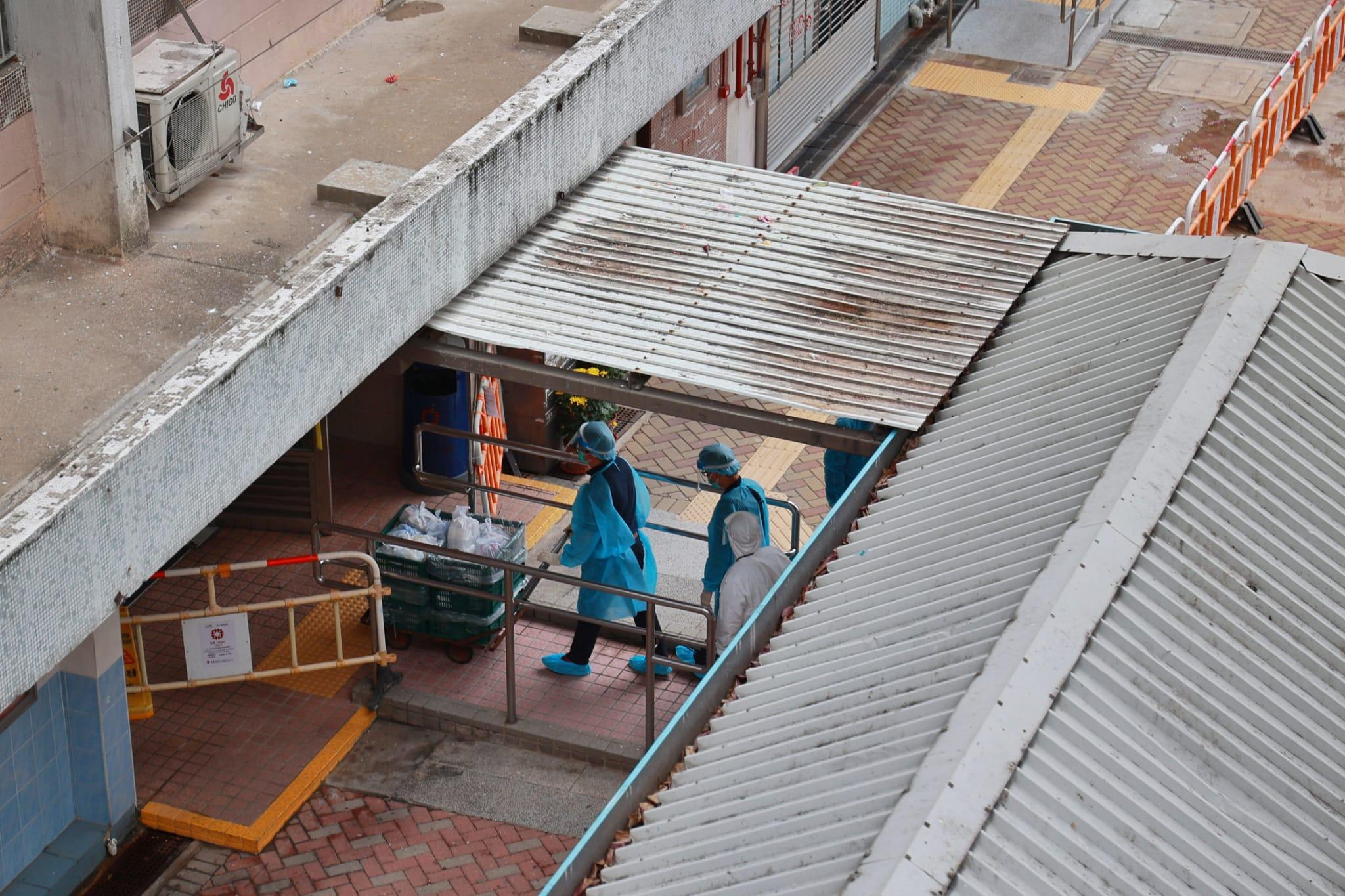 彩雲(一)邨長波樓懷疑同時出現垂直及橫向傳播。(莊振邦攝)