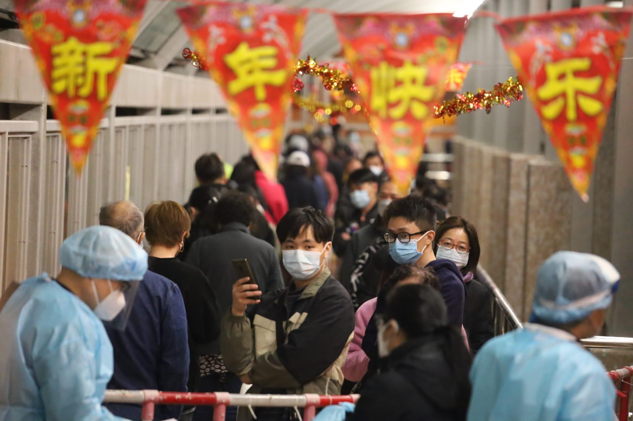 葵涌石籬二邨石華樓圍封檢測。(資料圖片/鍾式明攝)