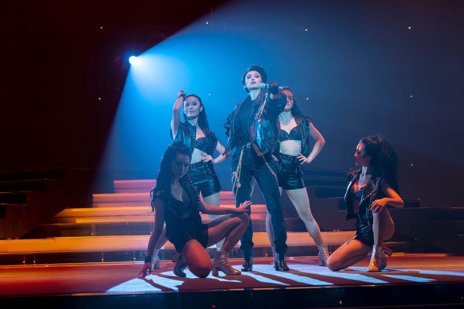 梅姐唱的《壞女孩》「愈禁愈紅」。