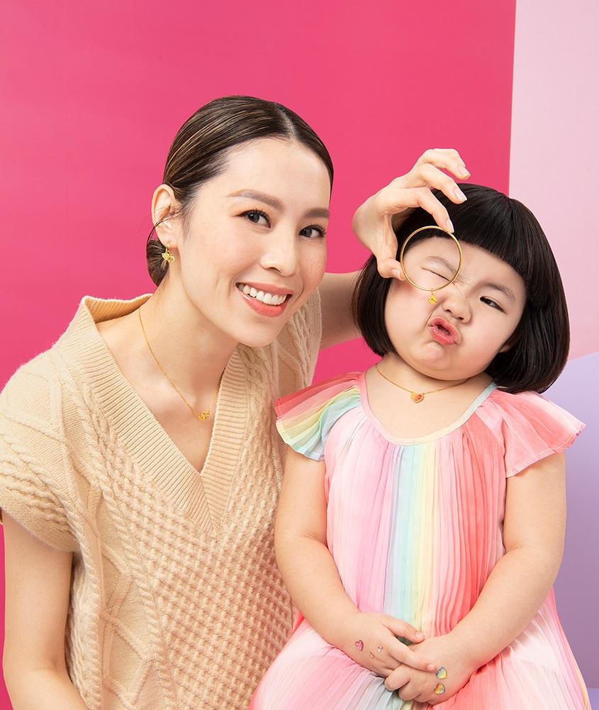 Lucy狂擺甫士被媽咪爆超貪靚。