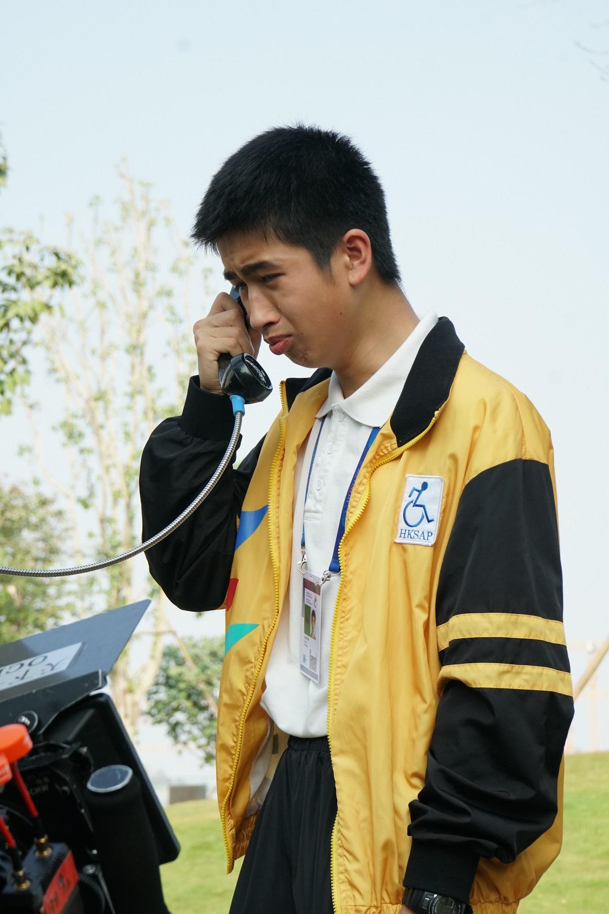 16歲的馮皓揚初拍電影憑《媽媽的神奇小子》入圍最佳男配角、最佳新演員。