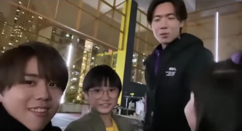 怪叔叔Stanley出現,拯救了苦惱的小妹妹。