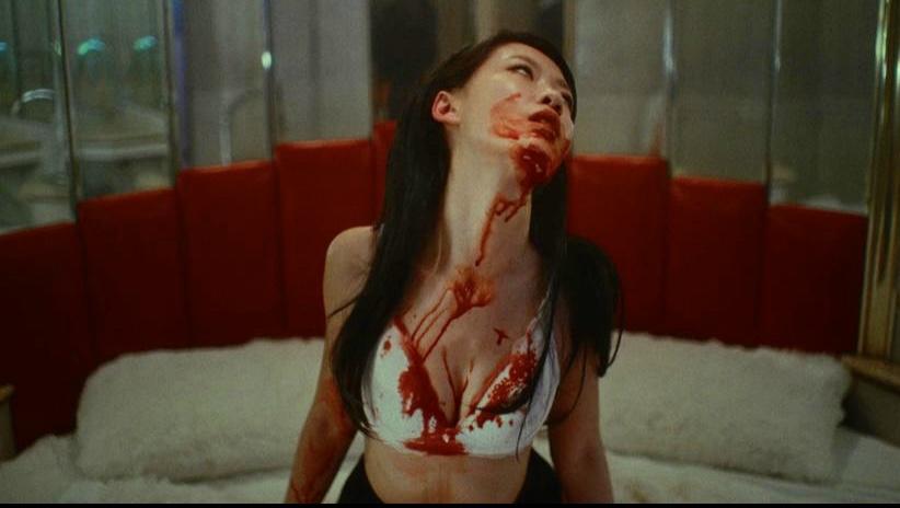 Jeremy新歌《半》MV的血淋淋情殺畫面,是鏡仔MV中首見的。