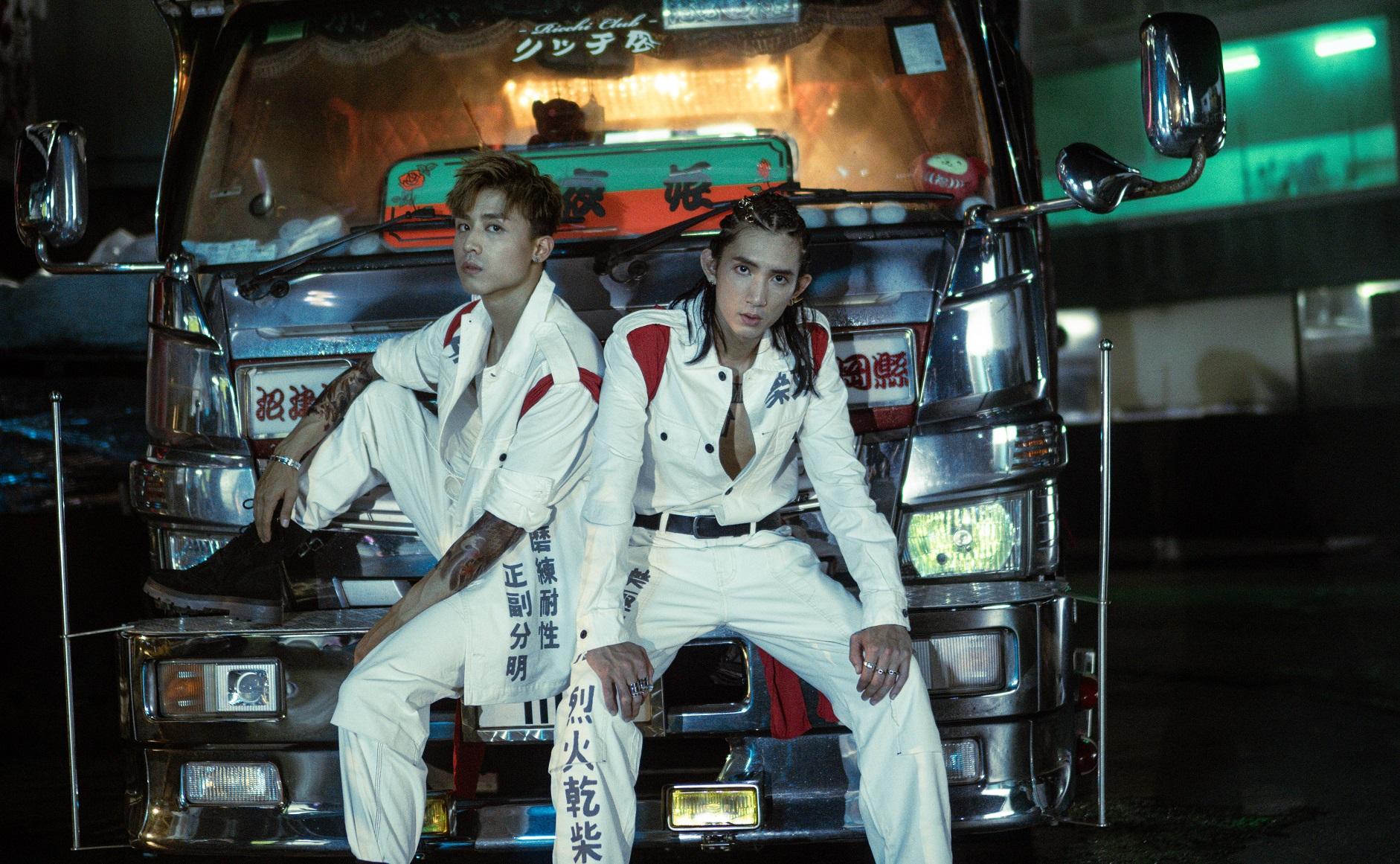 AK繼《虎道門》與Lokman合作後,再與隊友Alton合唱。