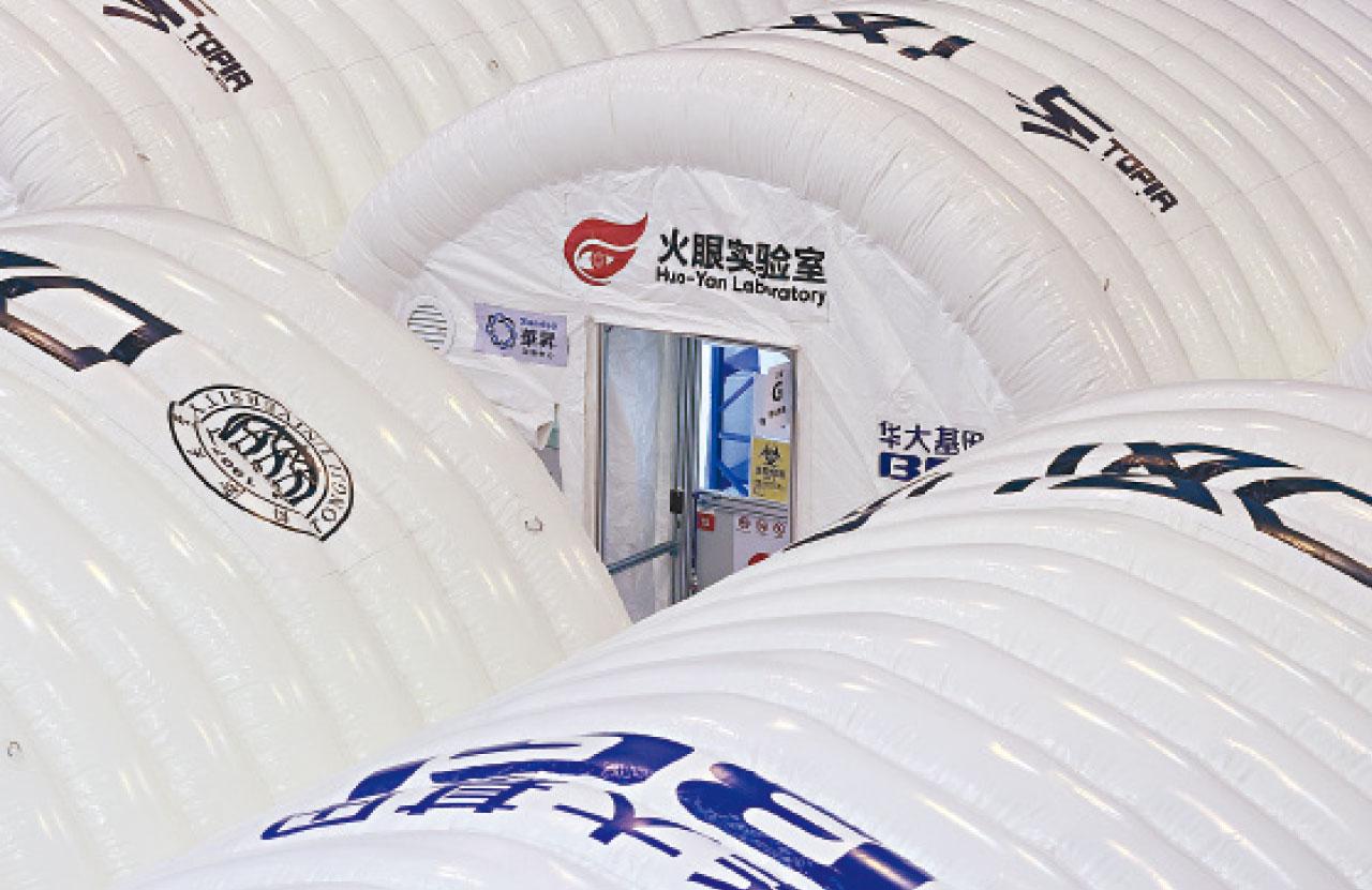 疫爆不停 個案滯後 單日確診首破二千 四千五宗初陽 兩長者入院前不治 三歲女童仍危殆