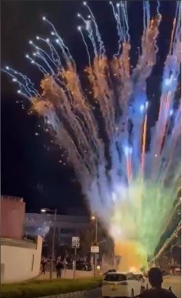 車Cam直擊|西貢變電站外上演「煙花匯演」 途人駐足拍攝