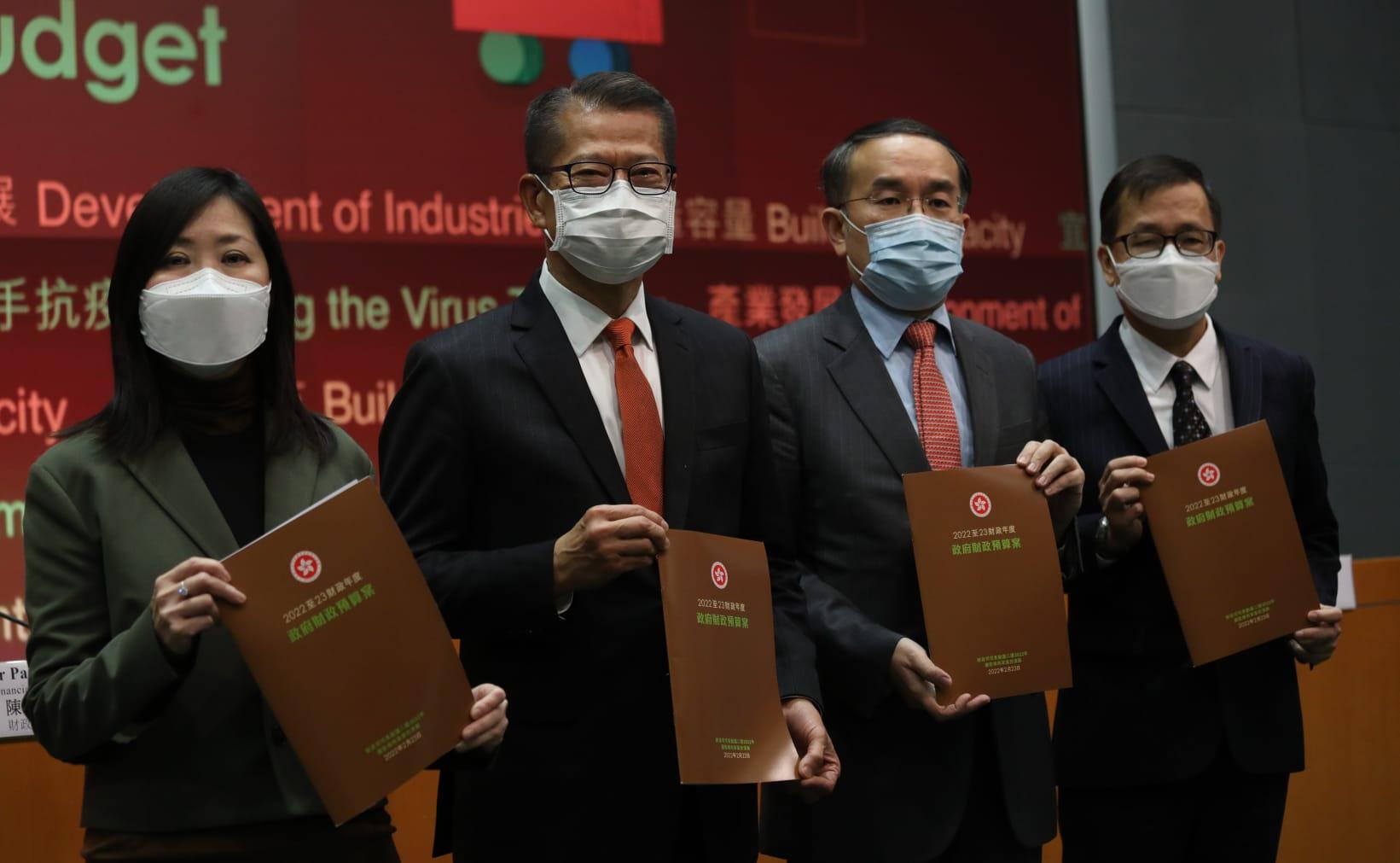 陳茂波指,派發萬元消費券是想以最快方式派發。