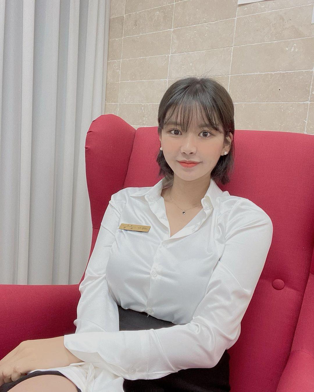 大大提升瀏海的空氣感及捲起來的弧度。