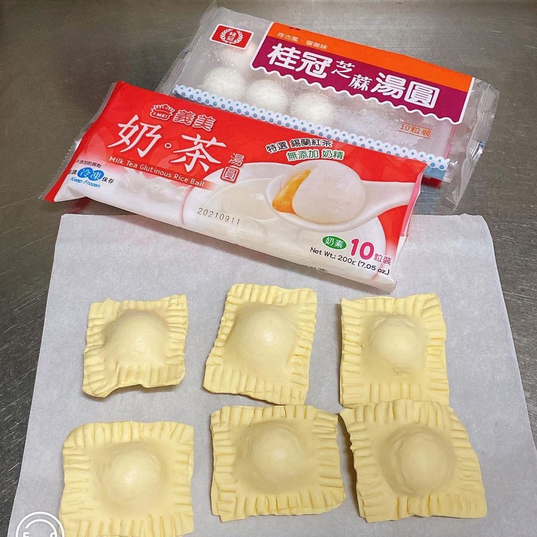 將蛋撻皮包著湯圓。