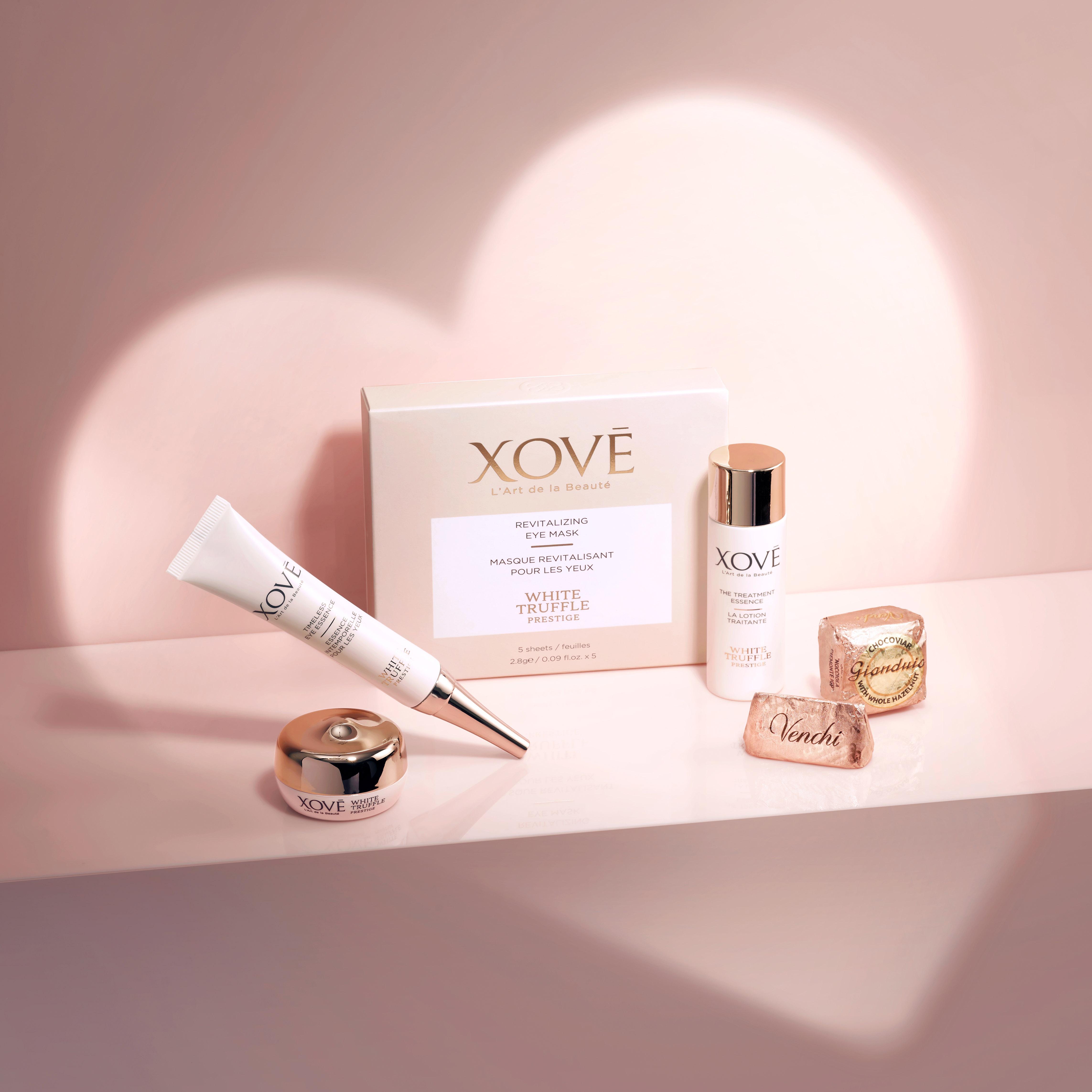 XOVĒ Enhanced Repair Eye Set 高效明眸修護套裝 8折$968 (原價$1,210) 套裝包括煥活緊緻眼膜及新推出的白松露賦活明眸精華,配合皇牌肌源液與眼霜,為雙眼肌膚注入白松露修護營養,更加送VITAE療程,護養攝人明眸。XOVĒ Skincare更首次與同樣來自歐洲的百年意大利朱古力品牌Venchi聯乘,由即日起凡購買XOVĒ指定美肌套裝,即可獲贈Venchi Venchi 純素/減糖朱古力換領及9折優惠劵。