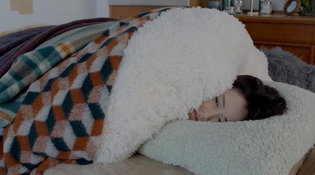 近日氣溫急降,不少人都情願留在被窩裡。