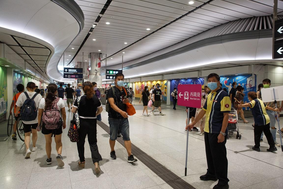 港鐵再多110名員工染疫。(資料圖片/蘇文傑攝)