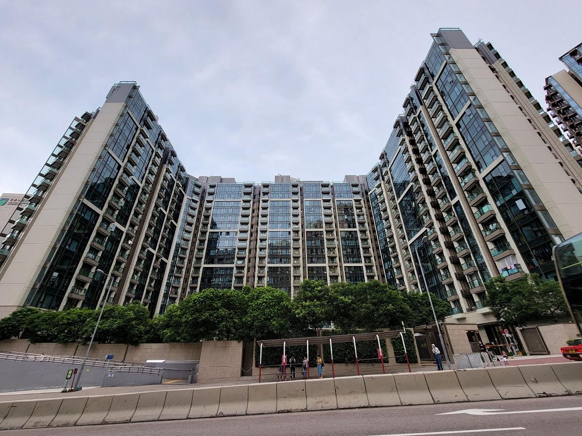 樓市故事|業主睇淡後市 半新樓到居屋均錄劈價百萬成交