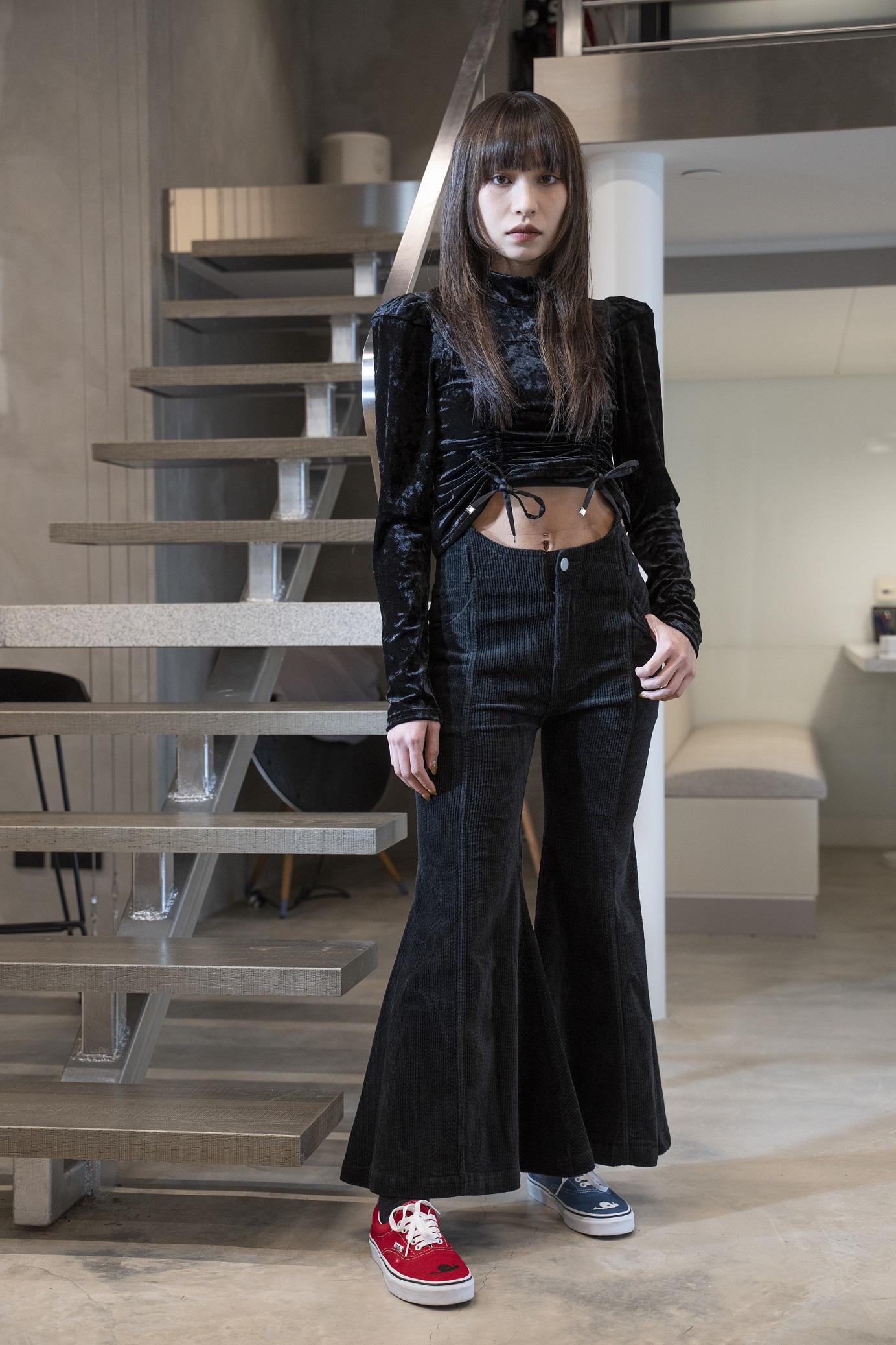 身材高挑的東東亦是模特兒。(陳奕釗攝)