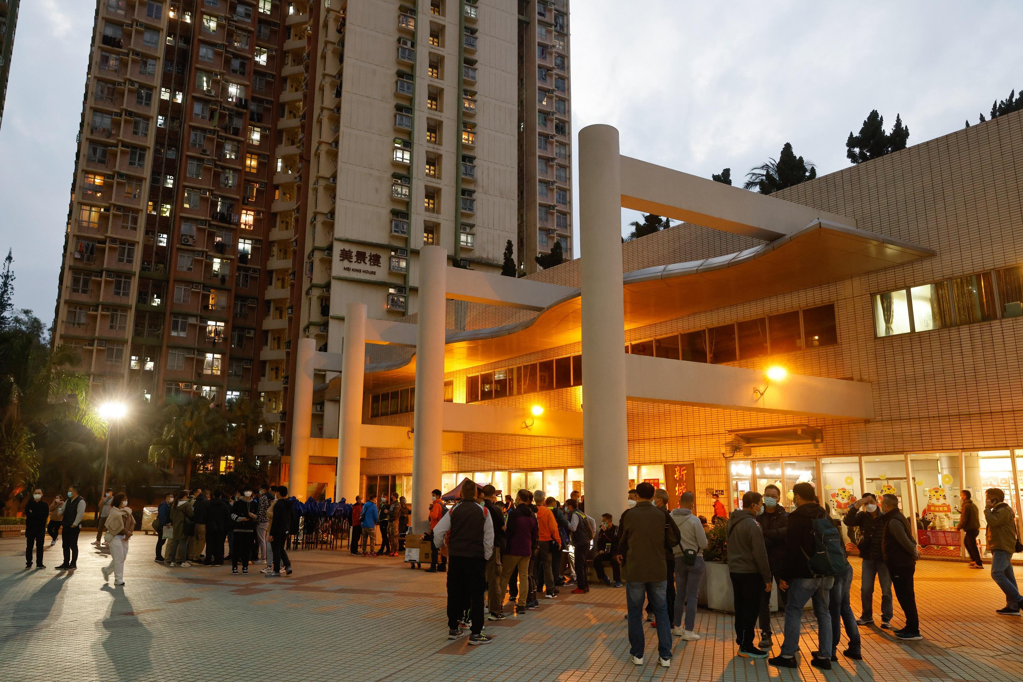 大圍美田邨美秀樓、美景樓及美致樓圍封檢測。(資料圖片/蘇文傑攝)