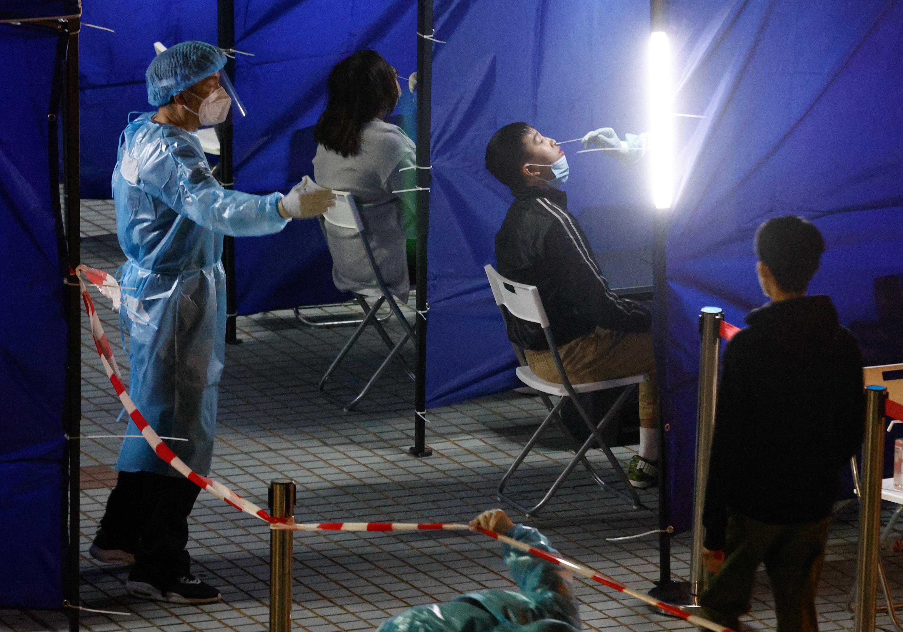 大圍美田邨美秀樓、美景樓及美致樓圍封檢測。(資料圖片/蘇文傑攝)