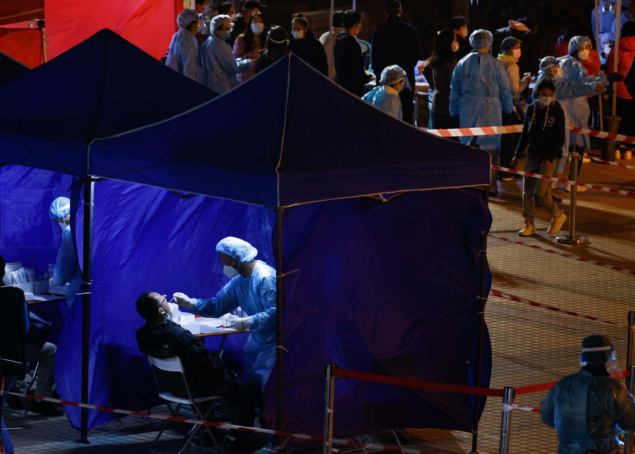 大圍美田邨美秀樓、美景樓及美致樓圍封檢測。(資料圖片/蘇文傑攝)