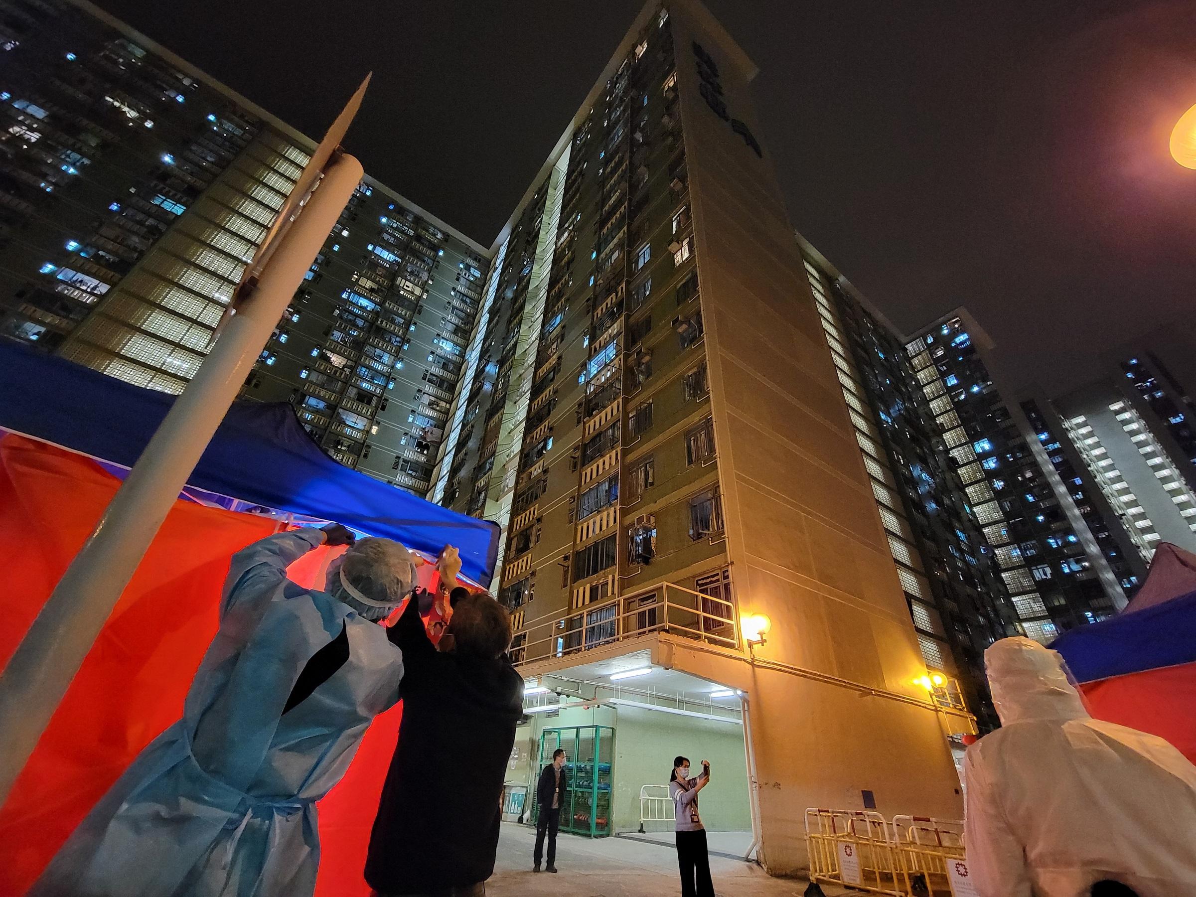 大圍美林邨美楓樓圍封檢測。(資料圖片/鍾式明攝)