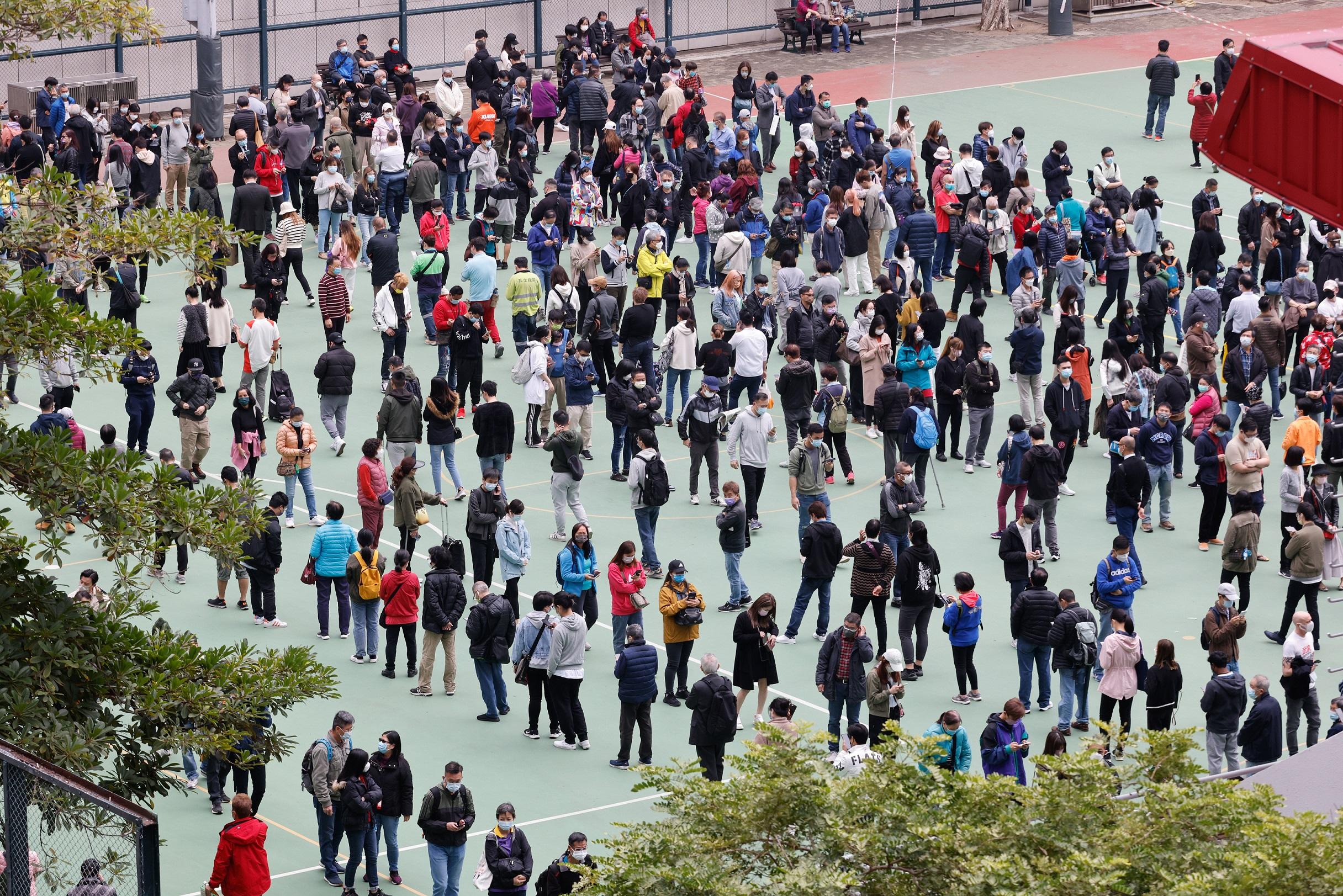 各區檢測站大排長龍。(資料圖片/蘇文傑攝)
