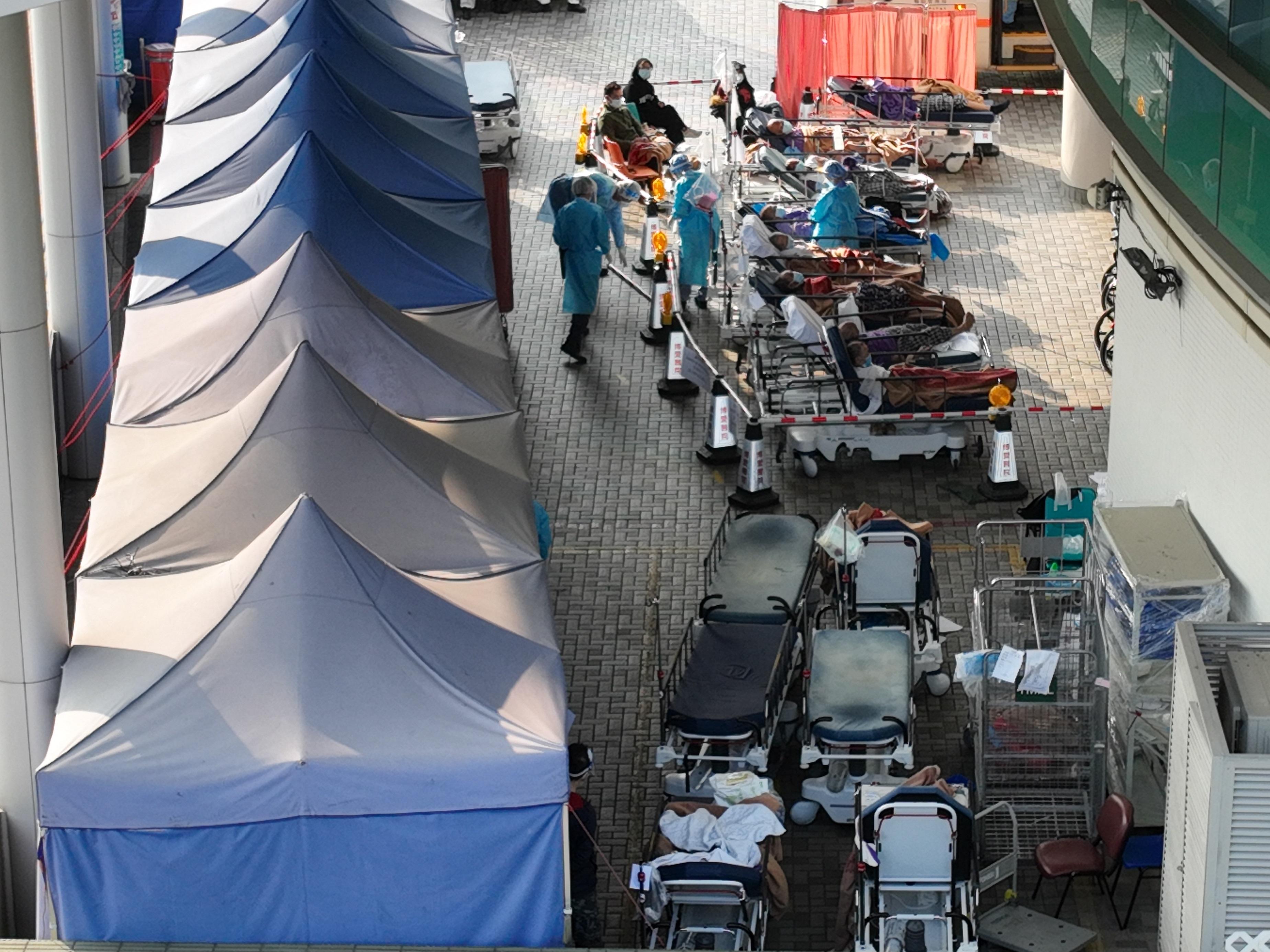 元朗博愛醫院新型肺炎患者戶外分流區。(資料圖片/陳奕釗攝)