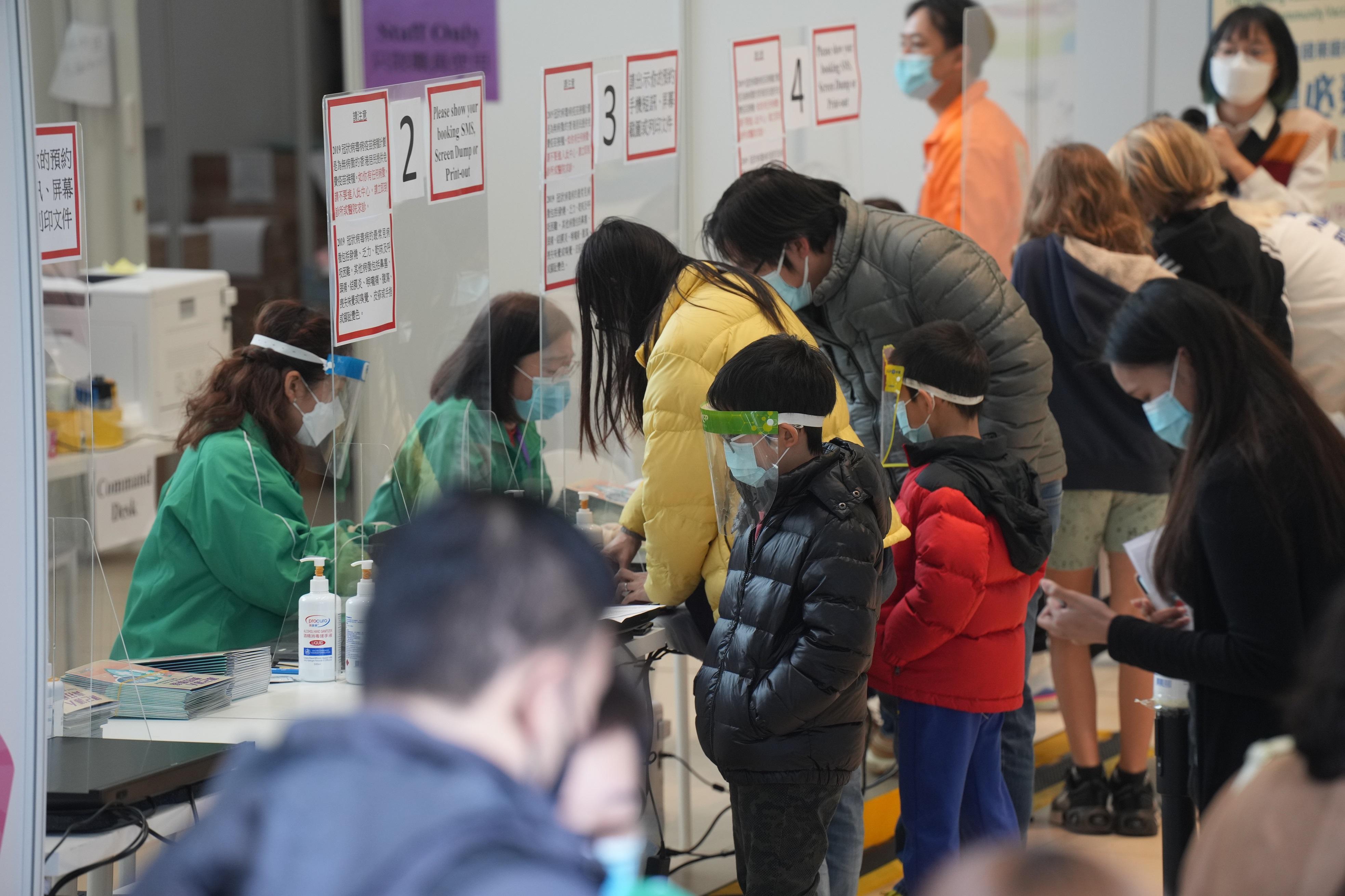 政府目標3至11歲兒童首針接種率在4月達致九成。(資料圖片/陳奕釗攝)